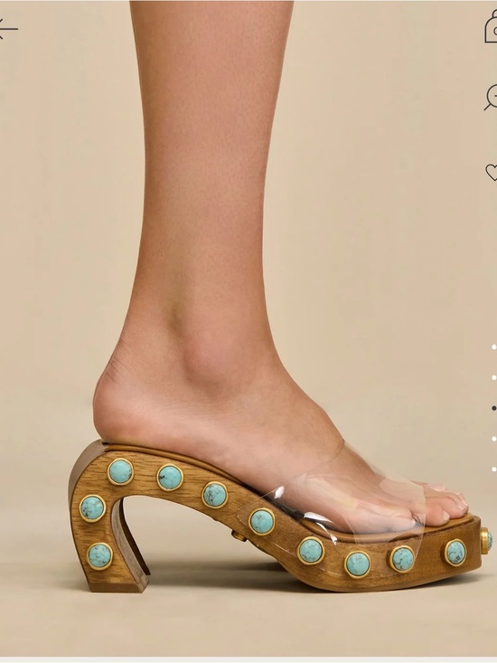 cult gaia Shoes - CULT GAIA Devora Sandal in Clear